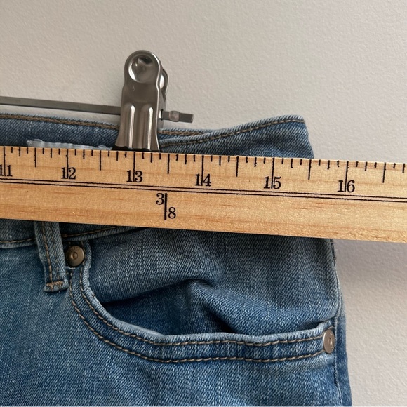 Nine West Chrystie Capri, denim size 8 NWT Medium Wash - Picture 7 of 11